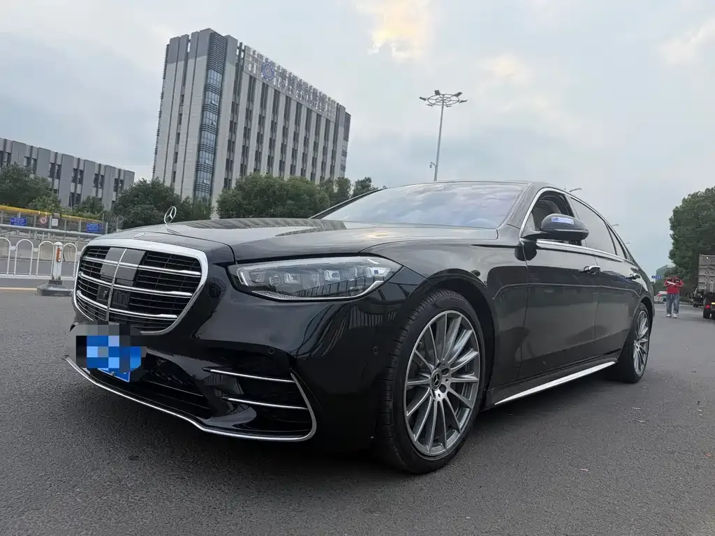 Mercedes-Benz S-Class — фото 1
