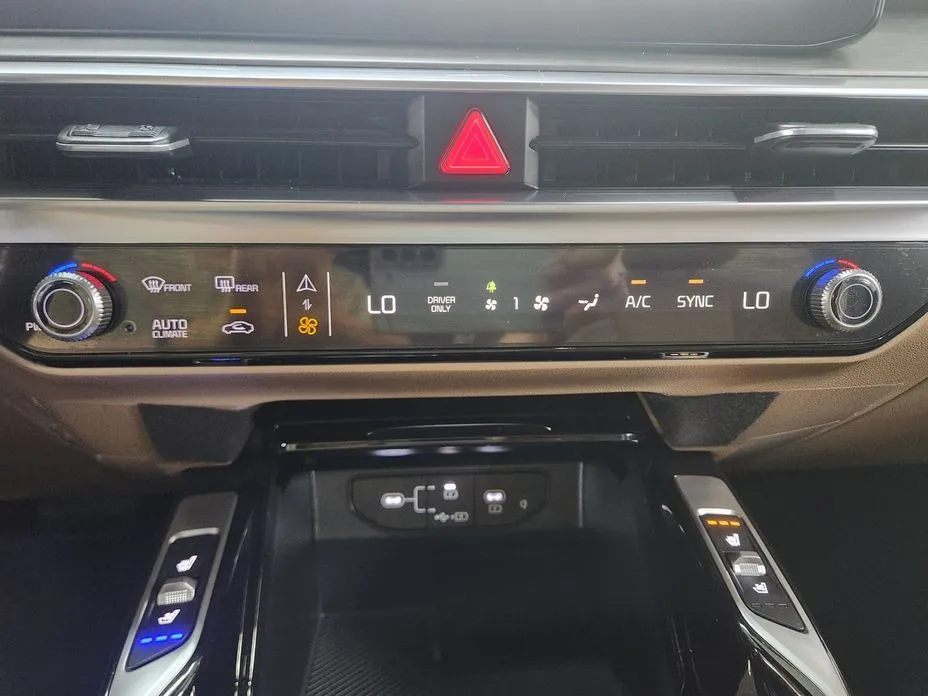Kia Sorento — фото 8
