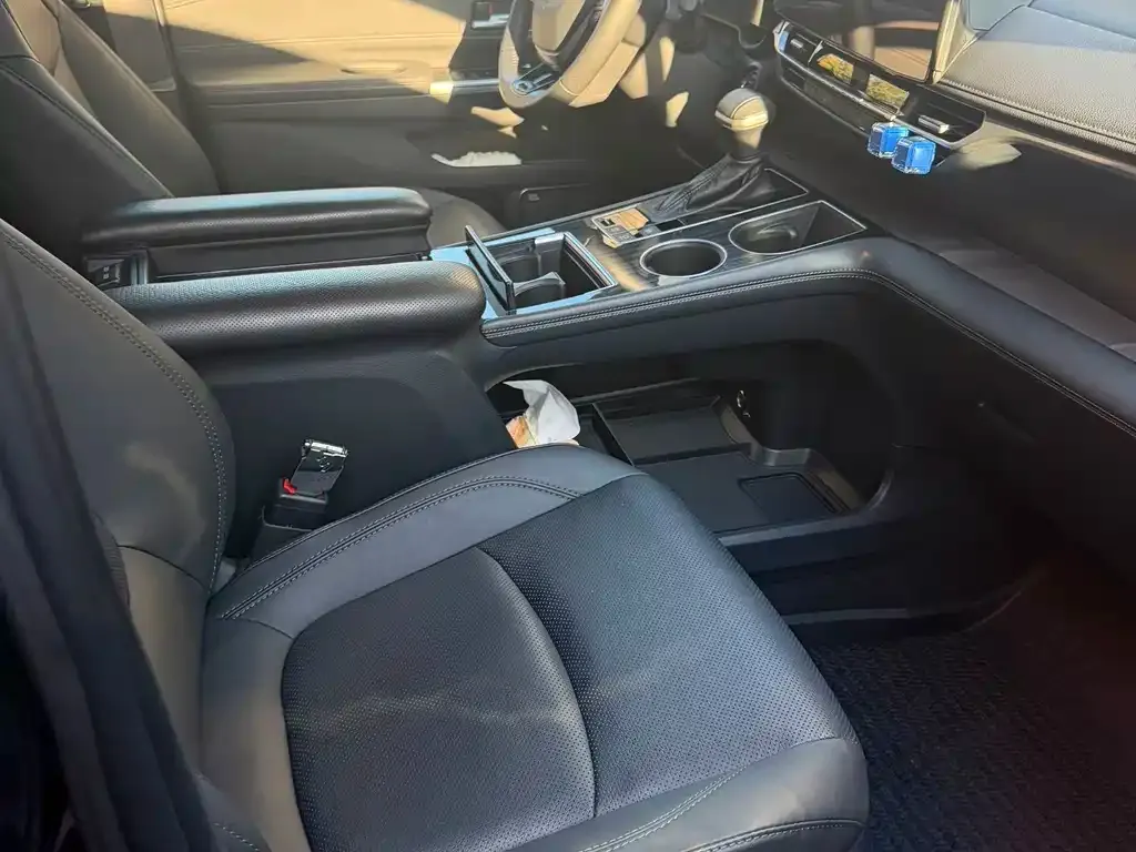 Toyota Sienna — фото 4