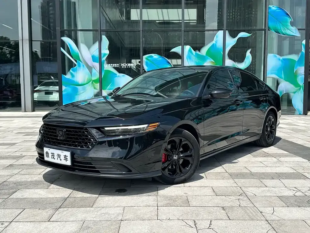 Honda Accord — фото 1