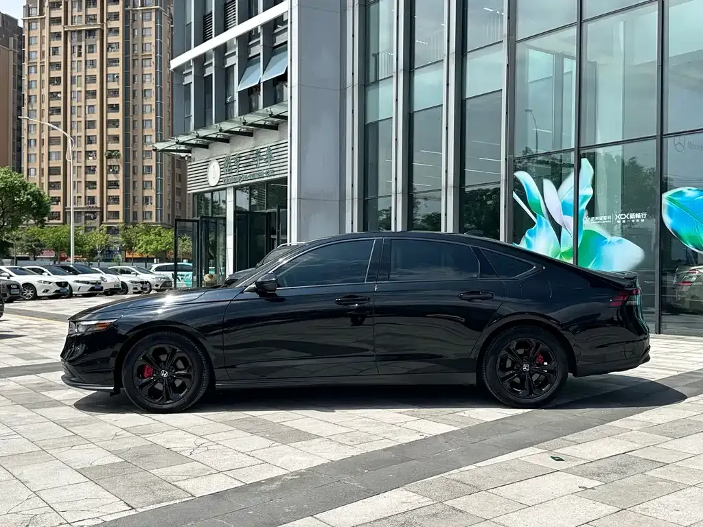 Honda Accord — фото 10
