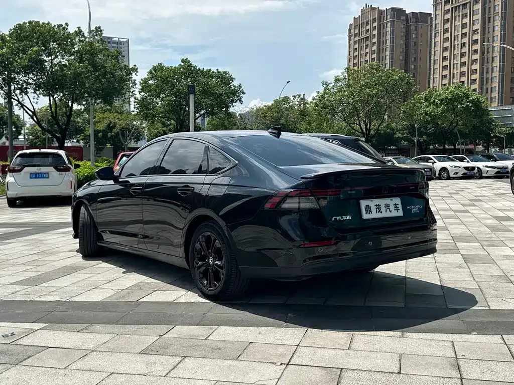 Honda Accord — фото 4
