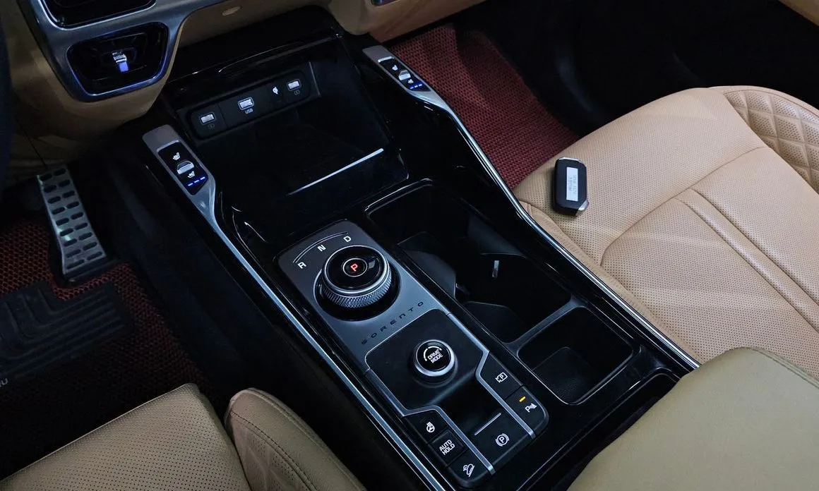 Kia Sorento — фото 8