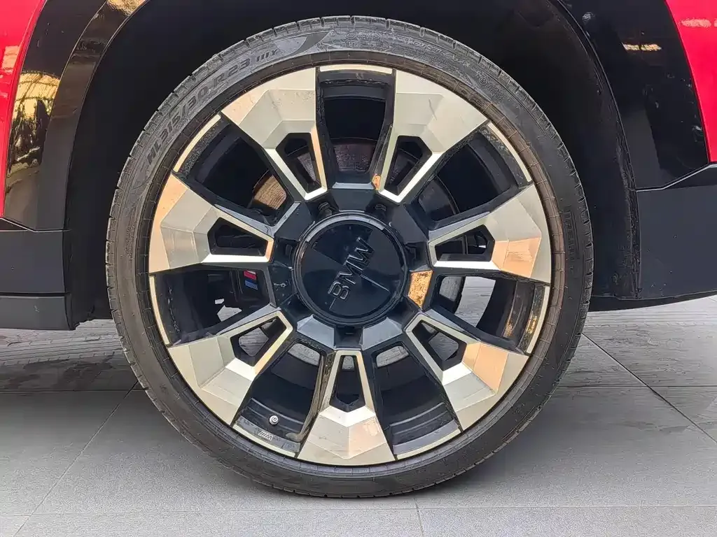 BMW XM — фото 9