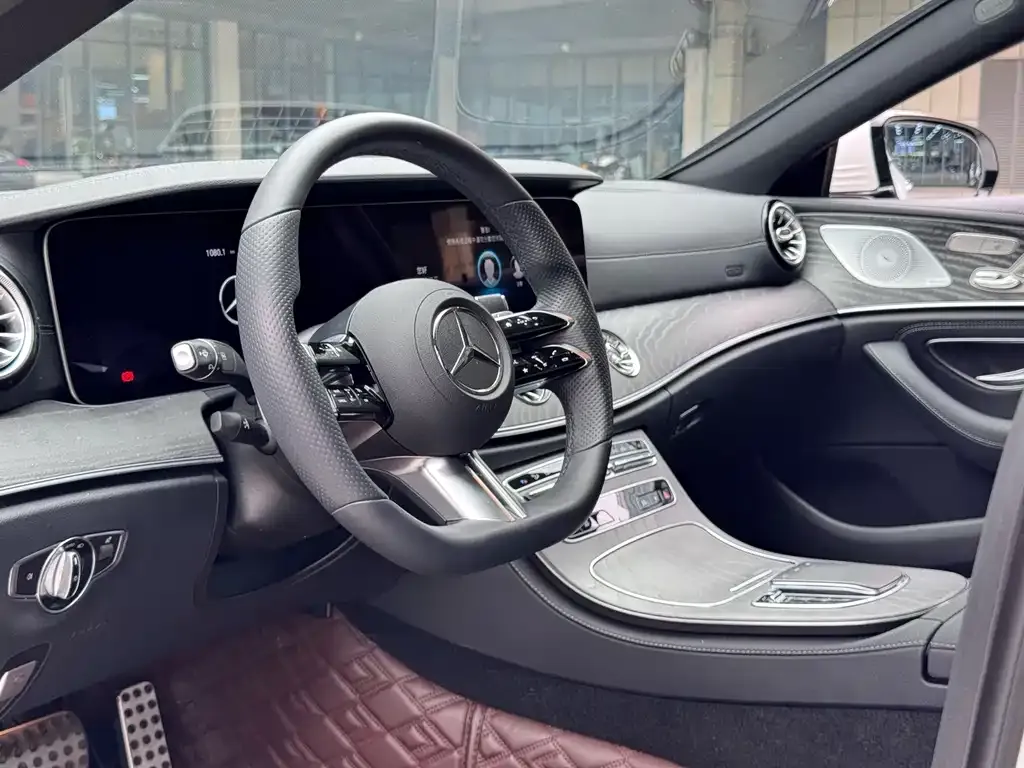 Mercedes-Benz CLS — фото 2