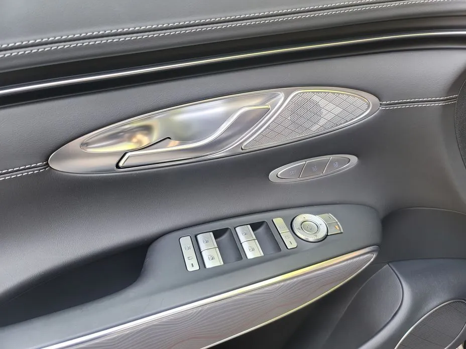 Genesis GV70 — фото 10