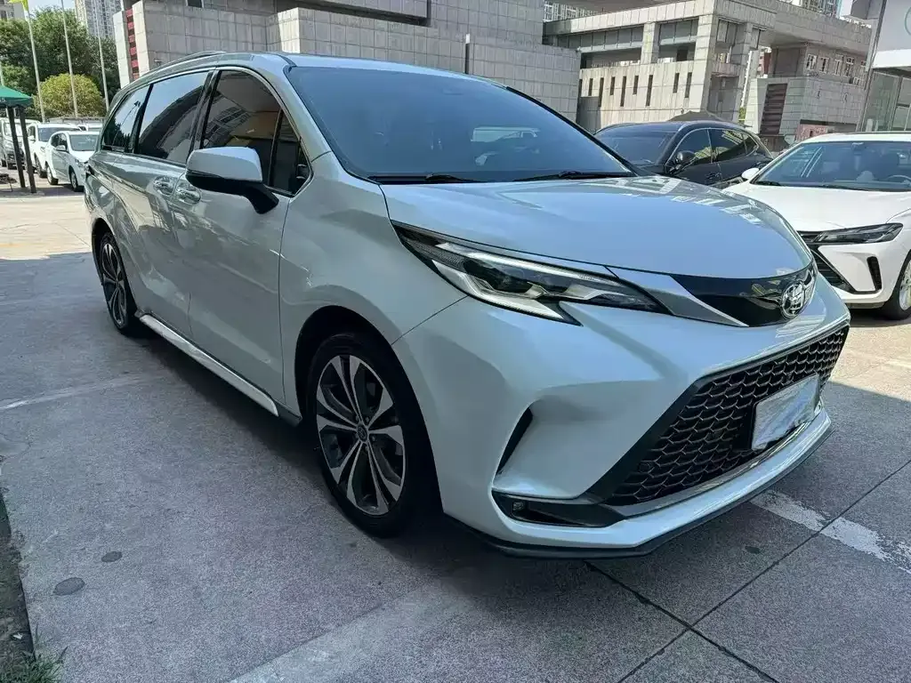 Toyota Granvia — фото 7