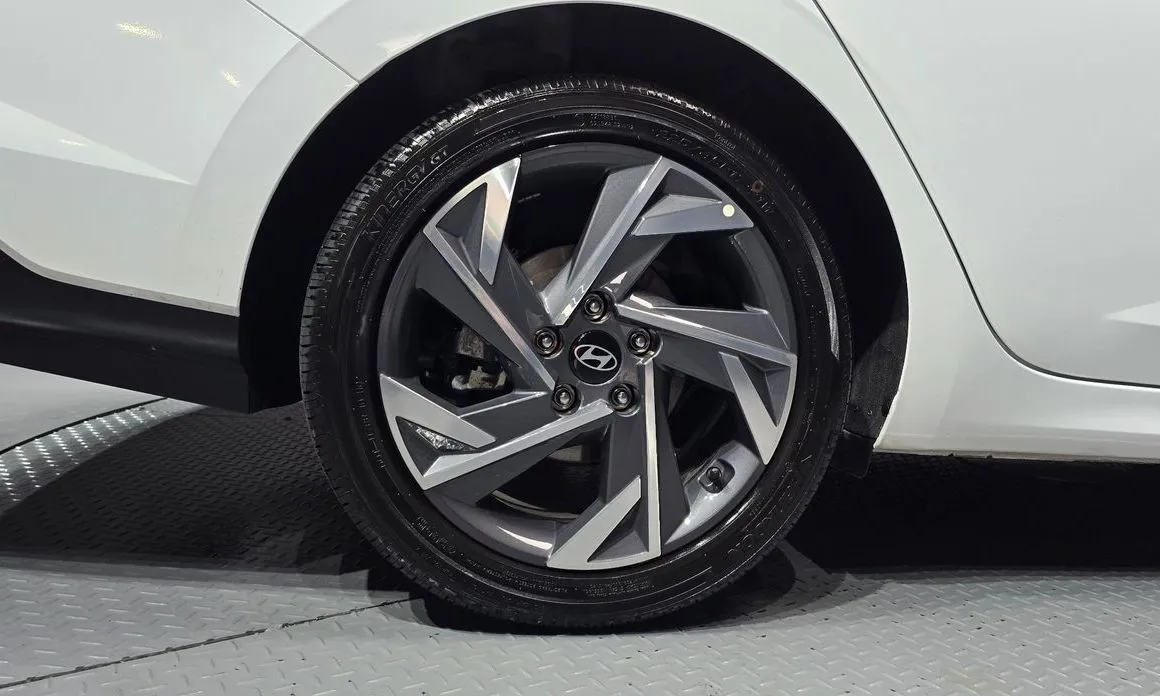 Hyundai AVANTE — фото 3
