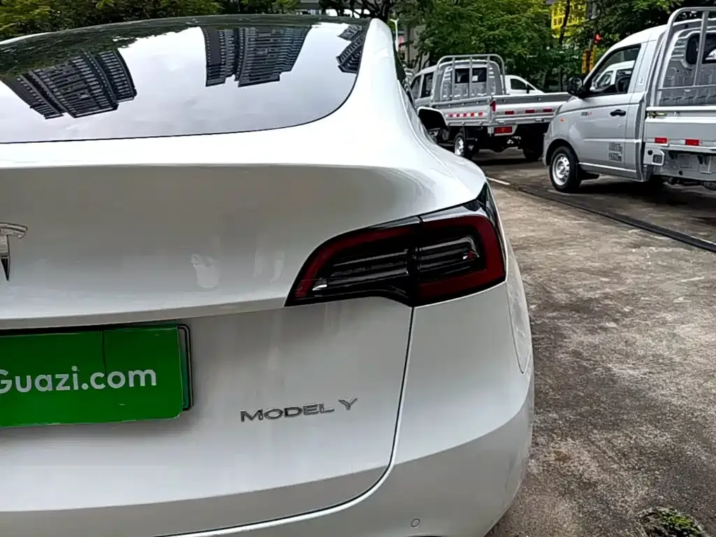 Tesla Model Y — фото 7