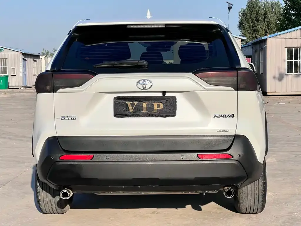 Toyota RAV4 — фото 10