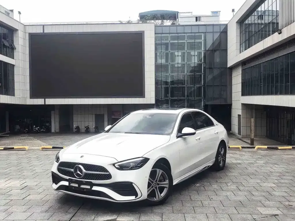 Mercedes-Benz C-Class — фото 1