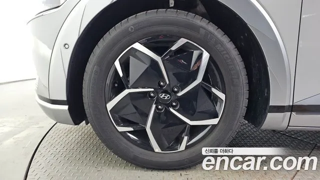 Hyundai Ioniq5 — фото 8