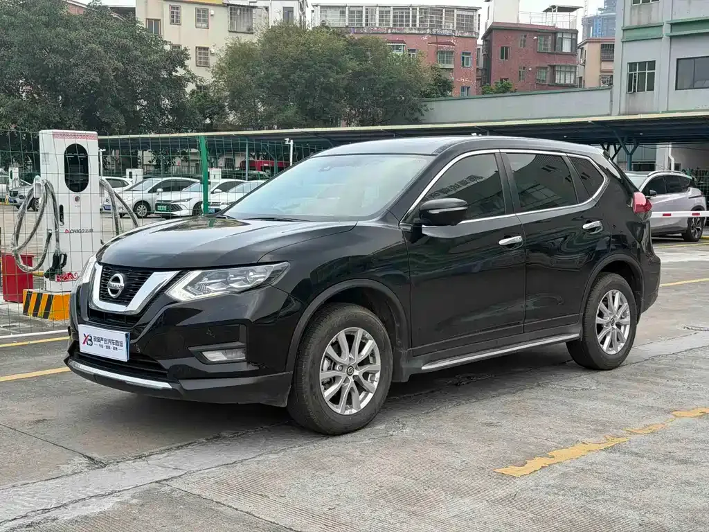 Nissan X-Trail — фото 1