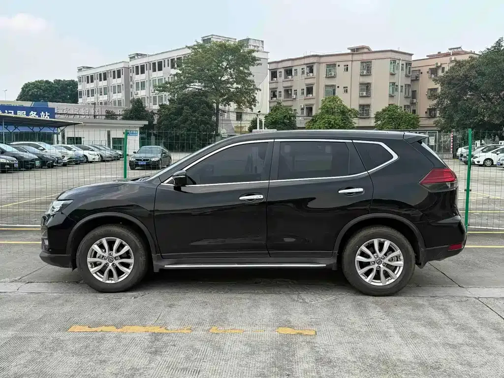 Nissan X-Trail — фото 10