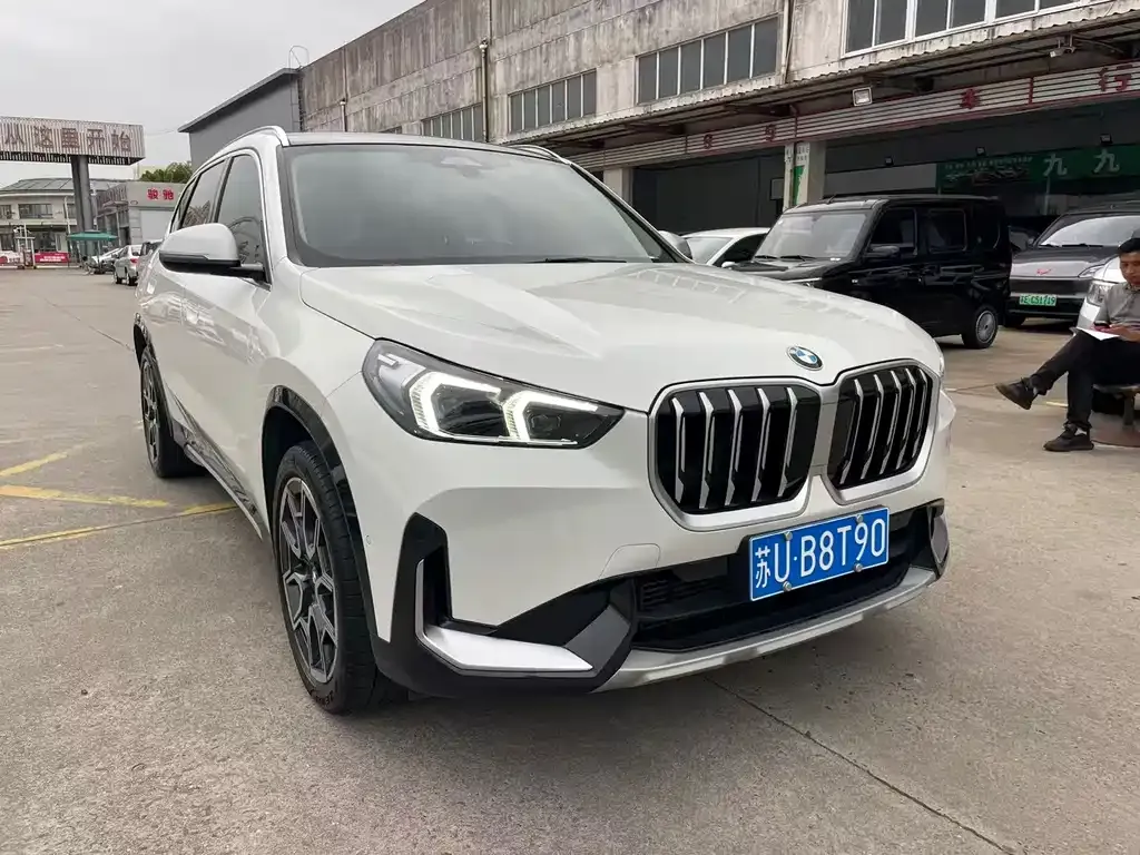 BMW X1 — фото 1