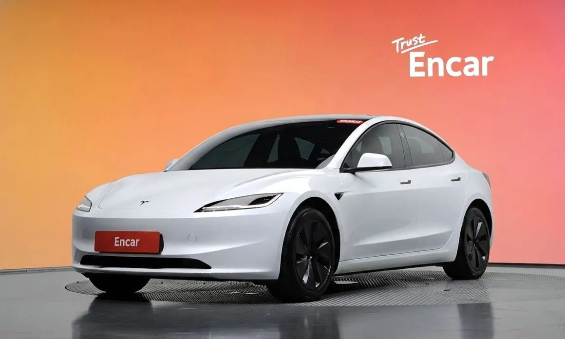 Tesla Model 3 — фото 1
