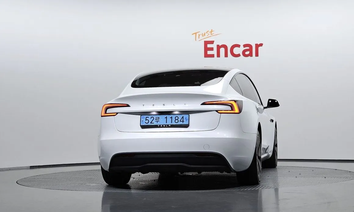 Tesla Model 3 — фото 3