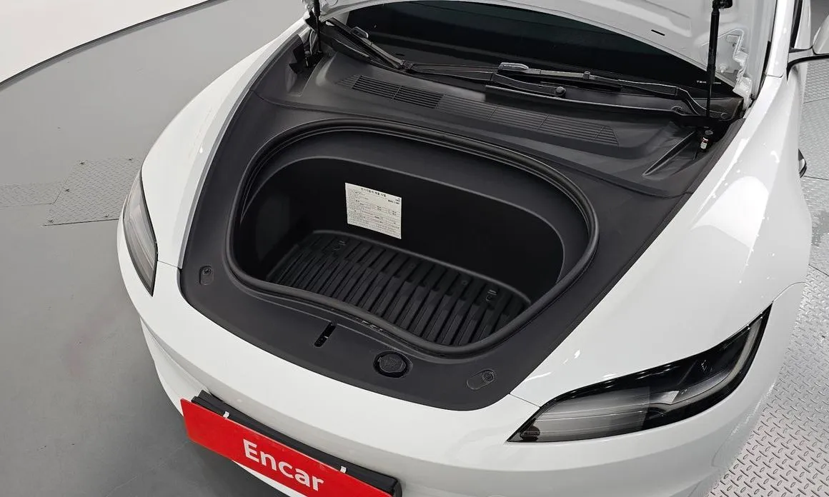 Tesla Model 3 — фото 4