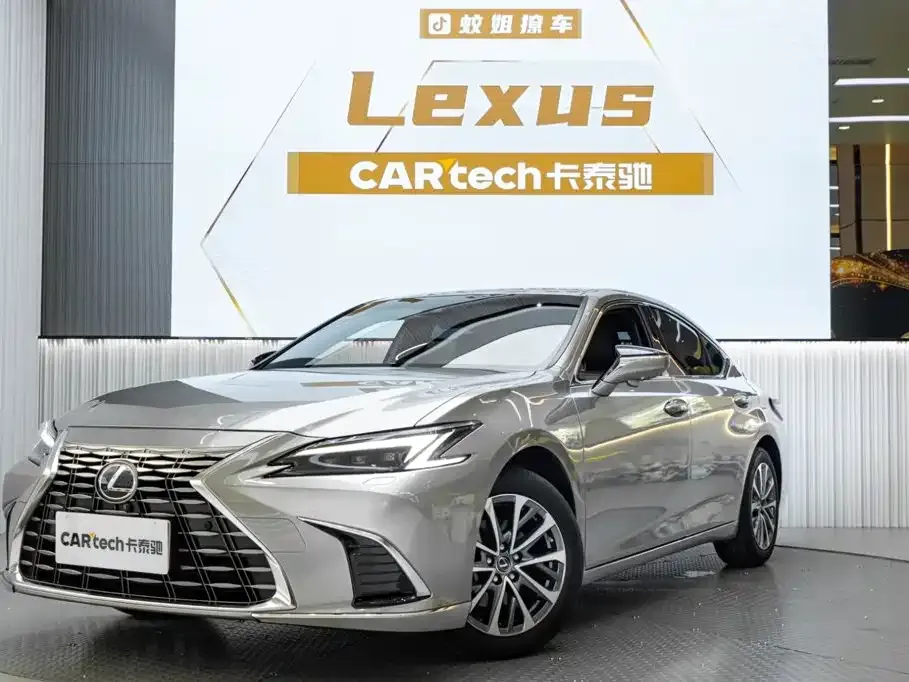 Lexus ES — фото 1