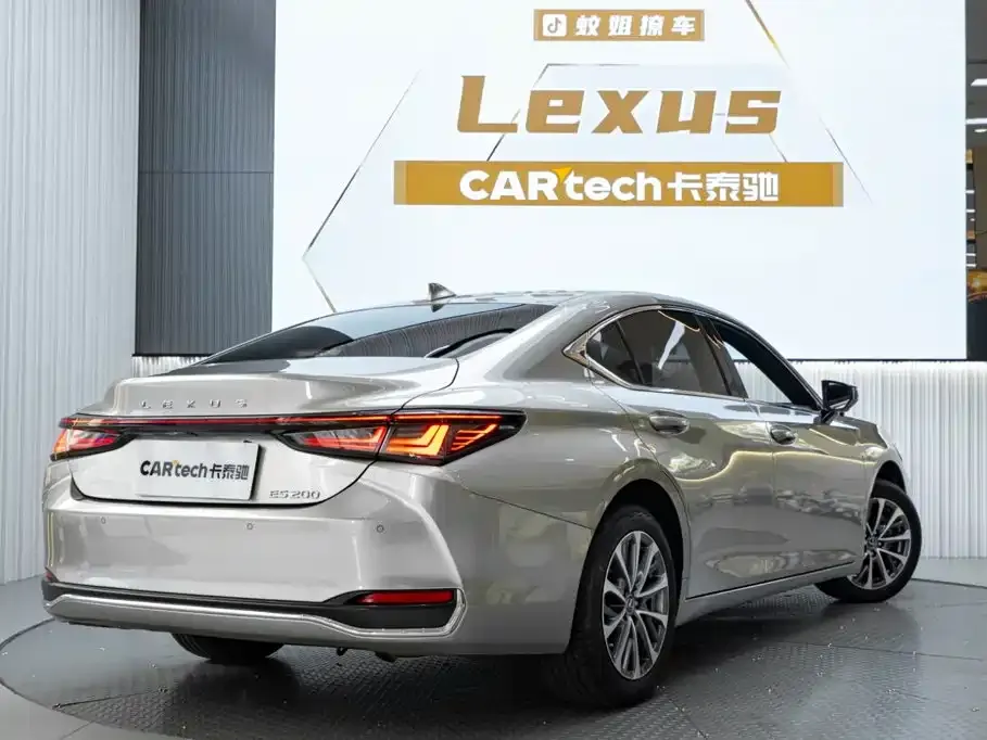 Lexus ES — фото 4
