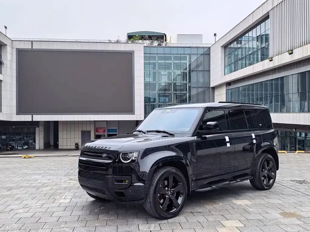 Land Rover Defender — фото 1