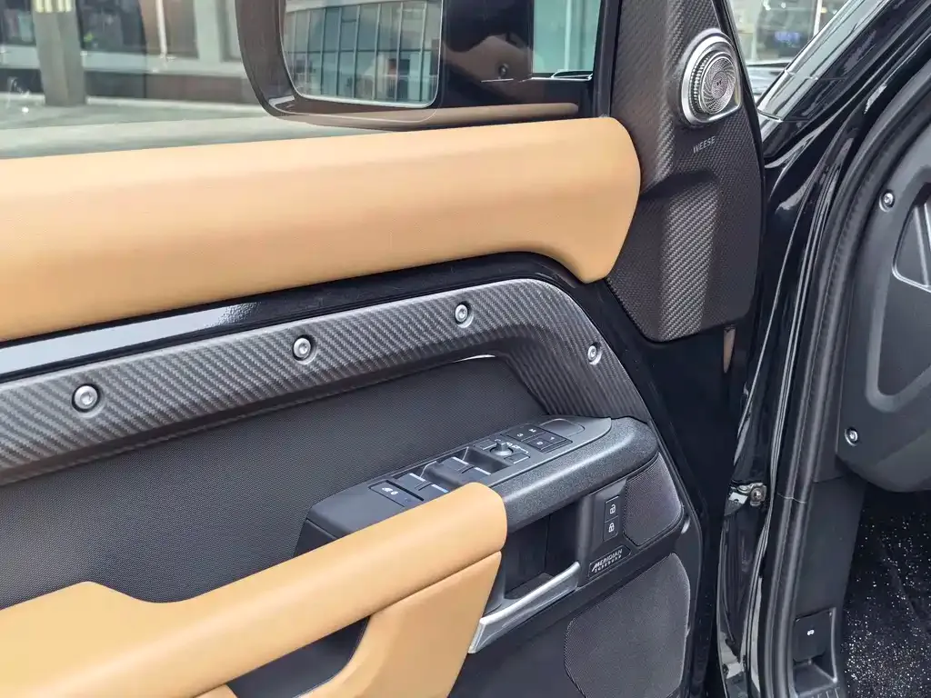 Land Rover Defender — фото 2