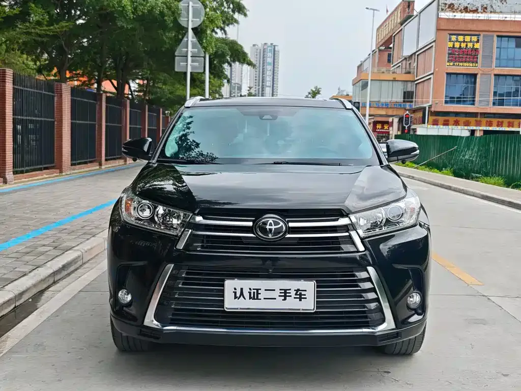 Toyota Highlander — фото 6