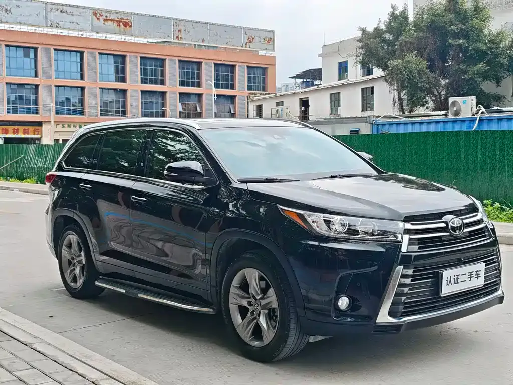 Toyota Highlander — фото 9