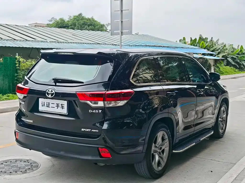 Toyota Highlander — фото 3