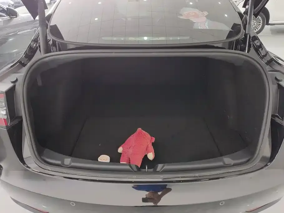 Tesla Model 3 — фото 10