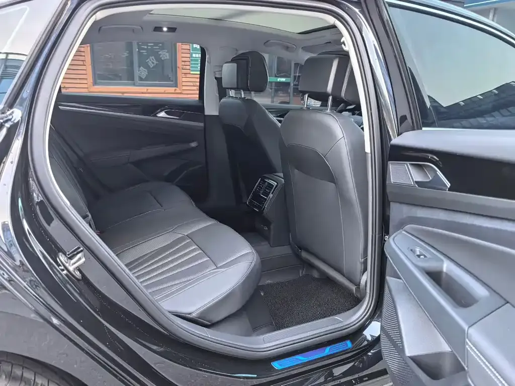 Volkswagen Passat — фото 8