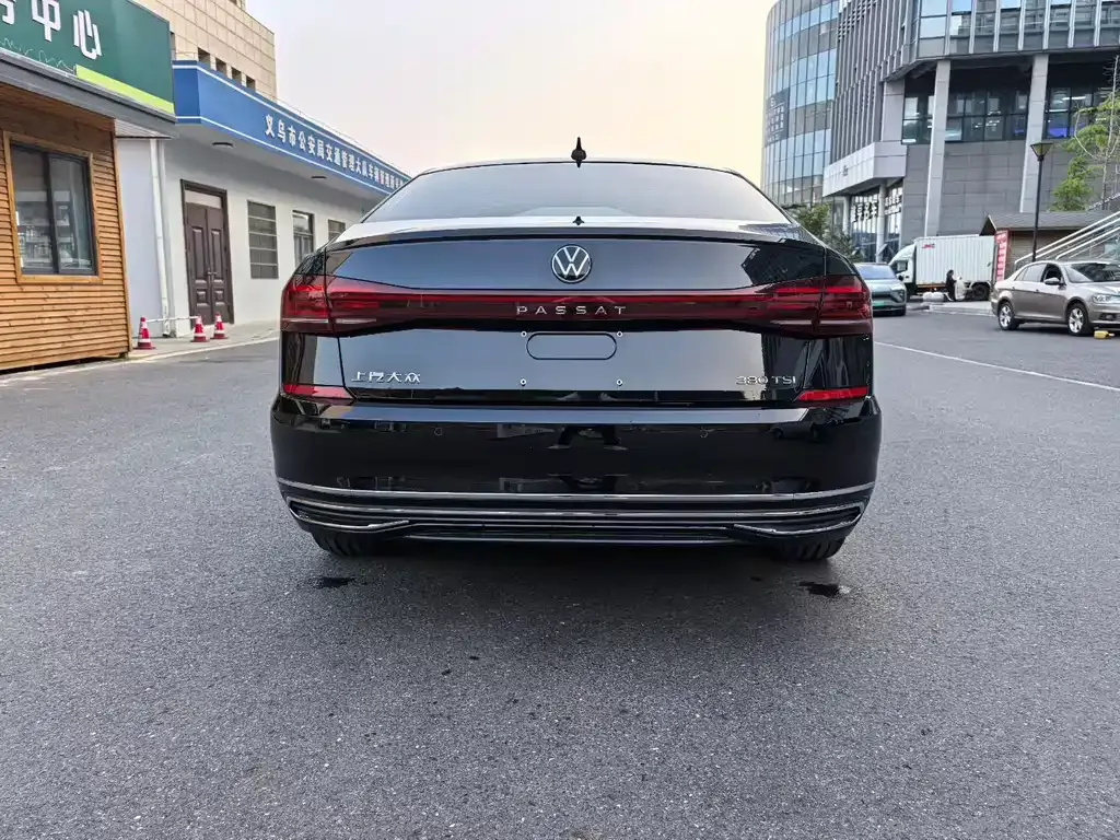 Volkswagen Passat — фото 4