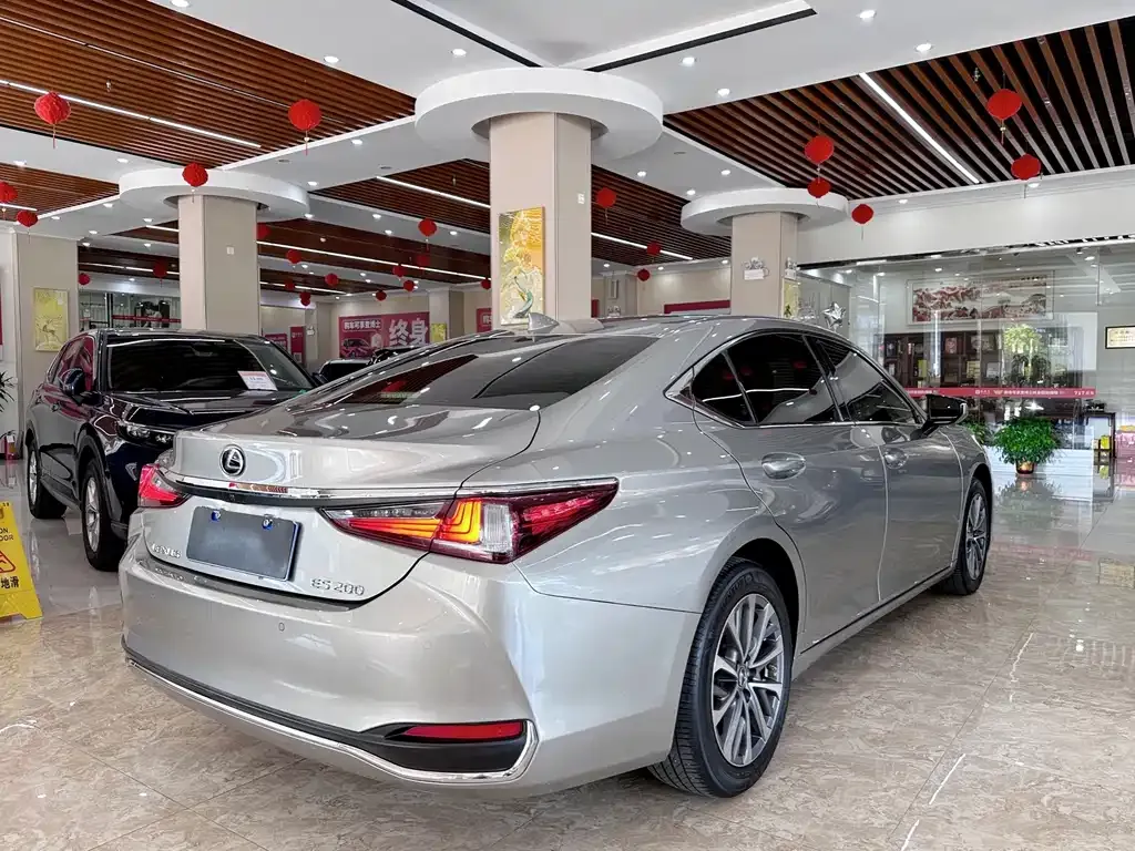 Lexus ES — фото 2
