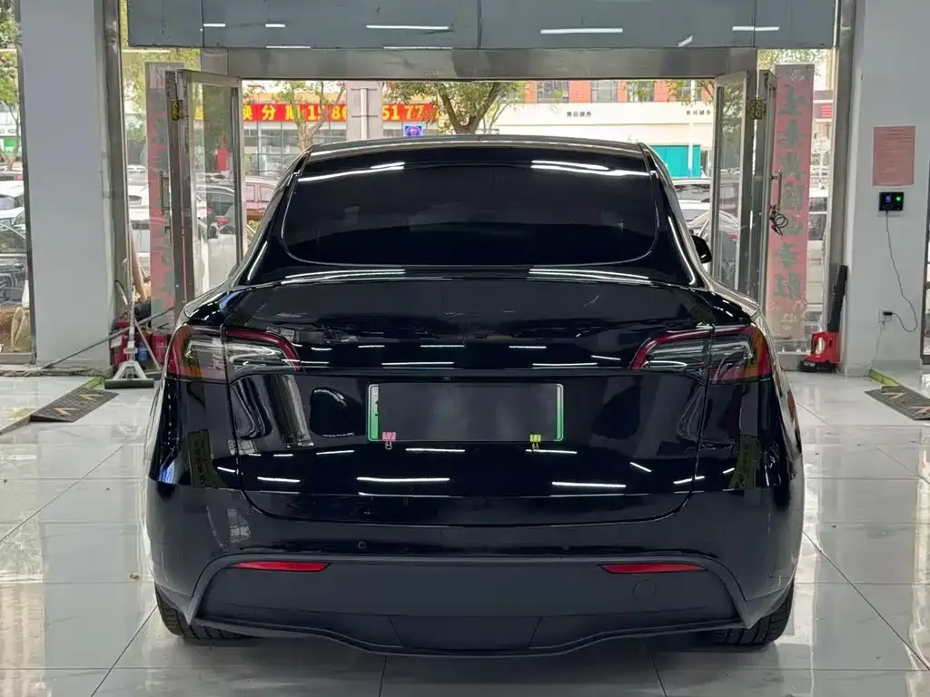 Tesla Model Y — фото 7
