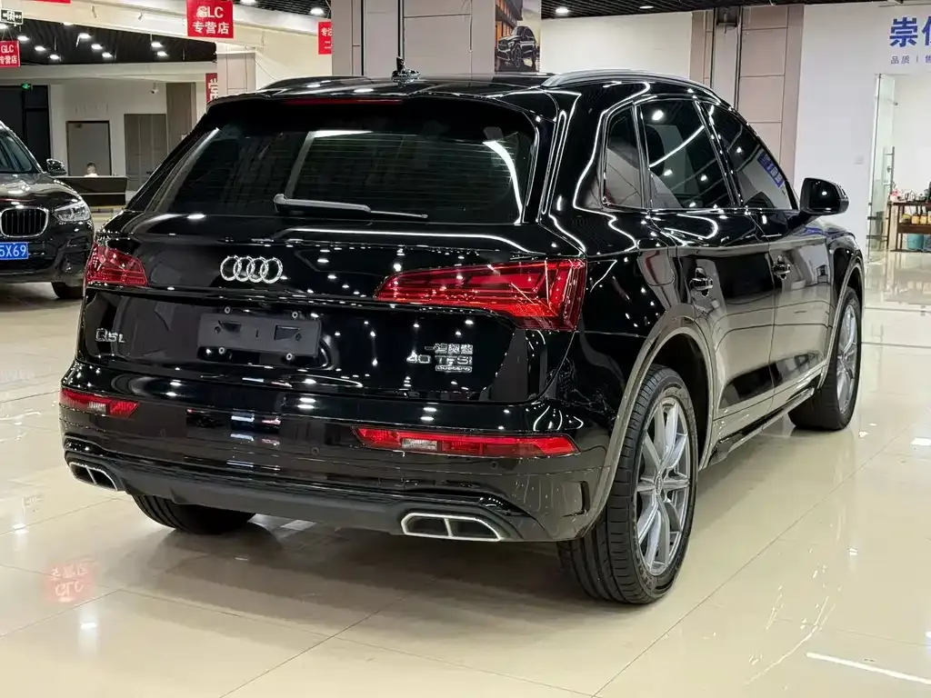 Audi Q5L — фото 3