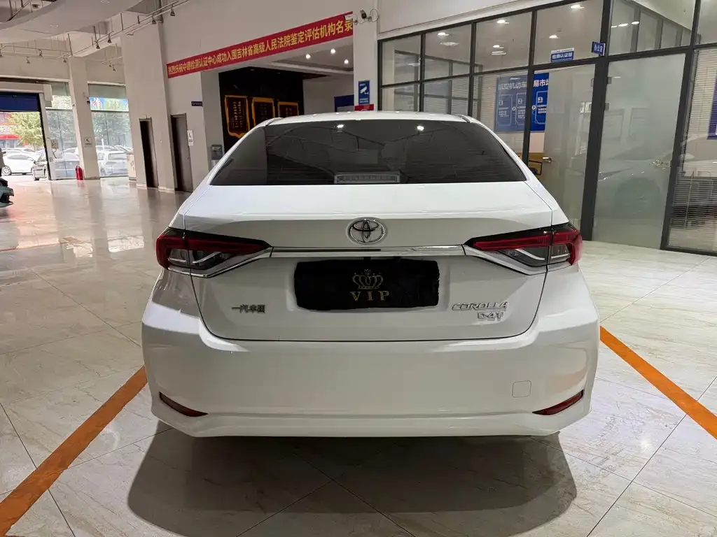 Toyota Corolla — фото 2