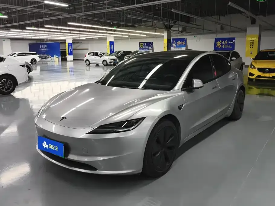 Tesla Model 3 — фото 1