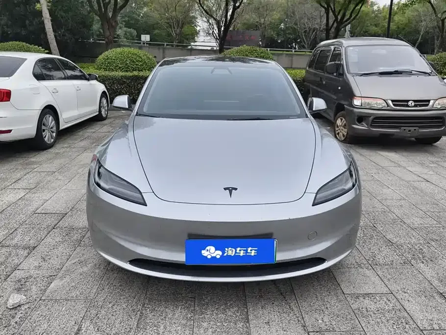 Tesla Model 3 — фото 10