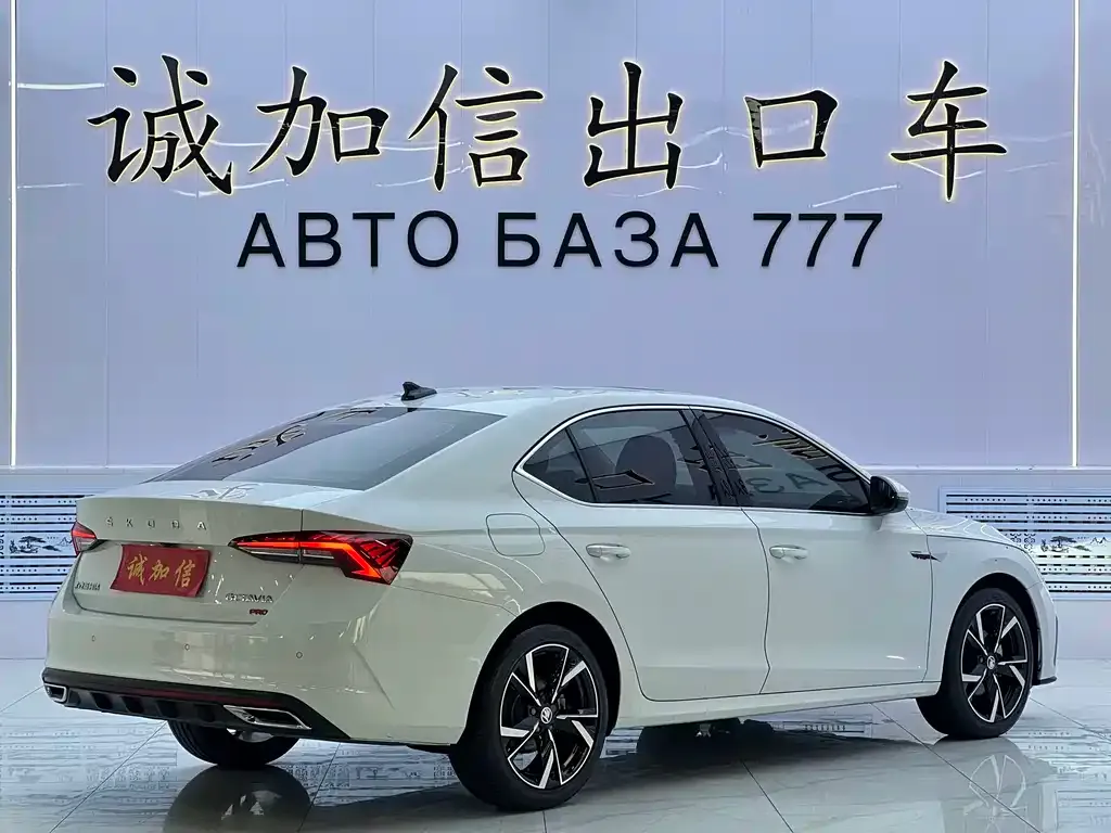 Skoda Octavia — фото 5