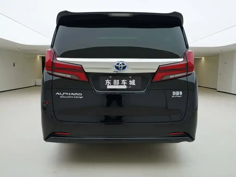 Toyota Alphard — фото 3
