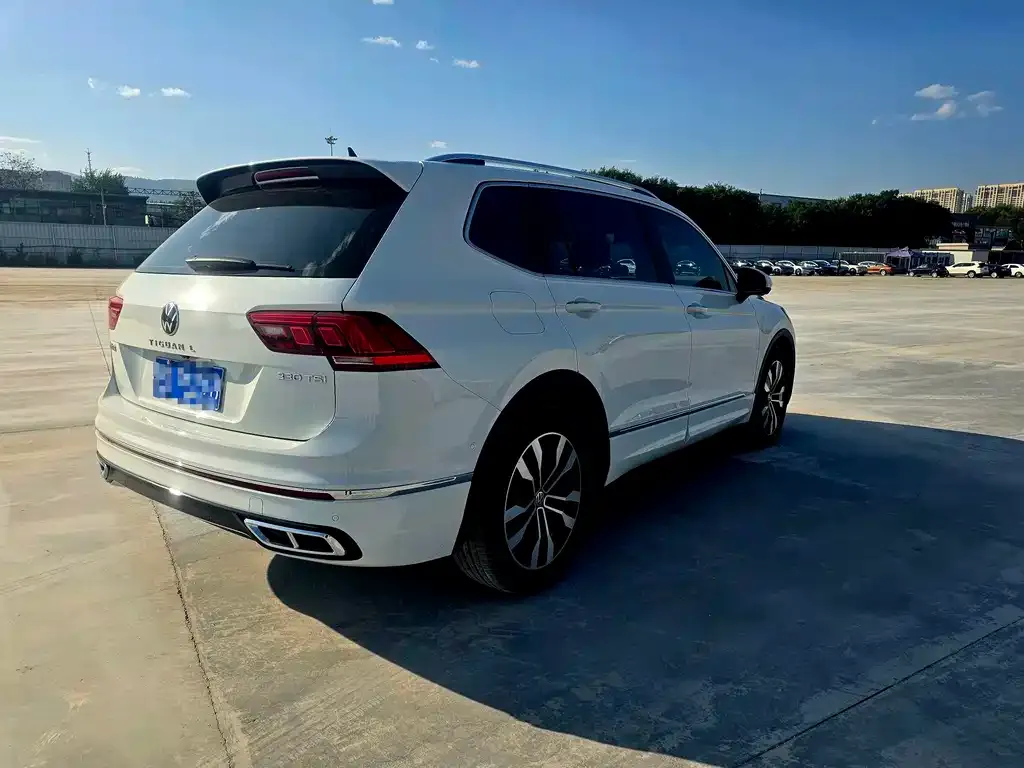 Volkswagen Tiguan L — фото 3
