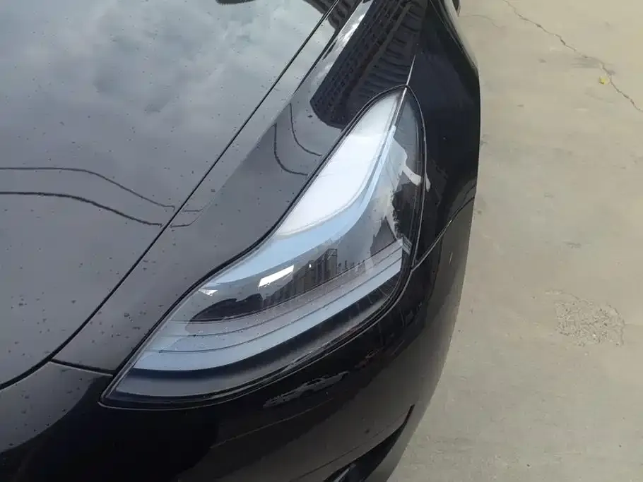 Tesla Model 3 — фото 2