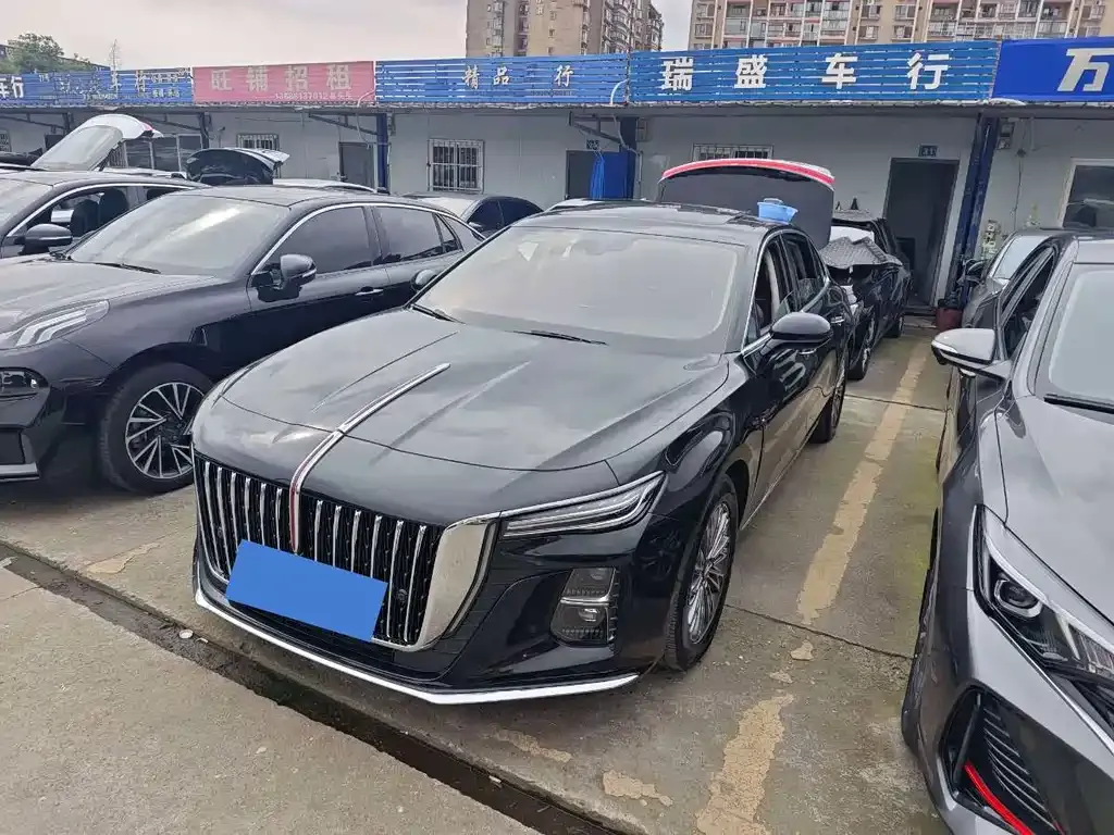 Hongqi H5 — фото 1