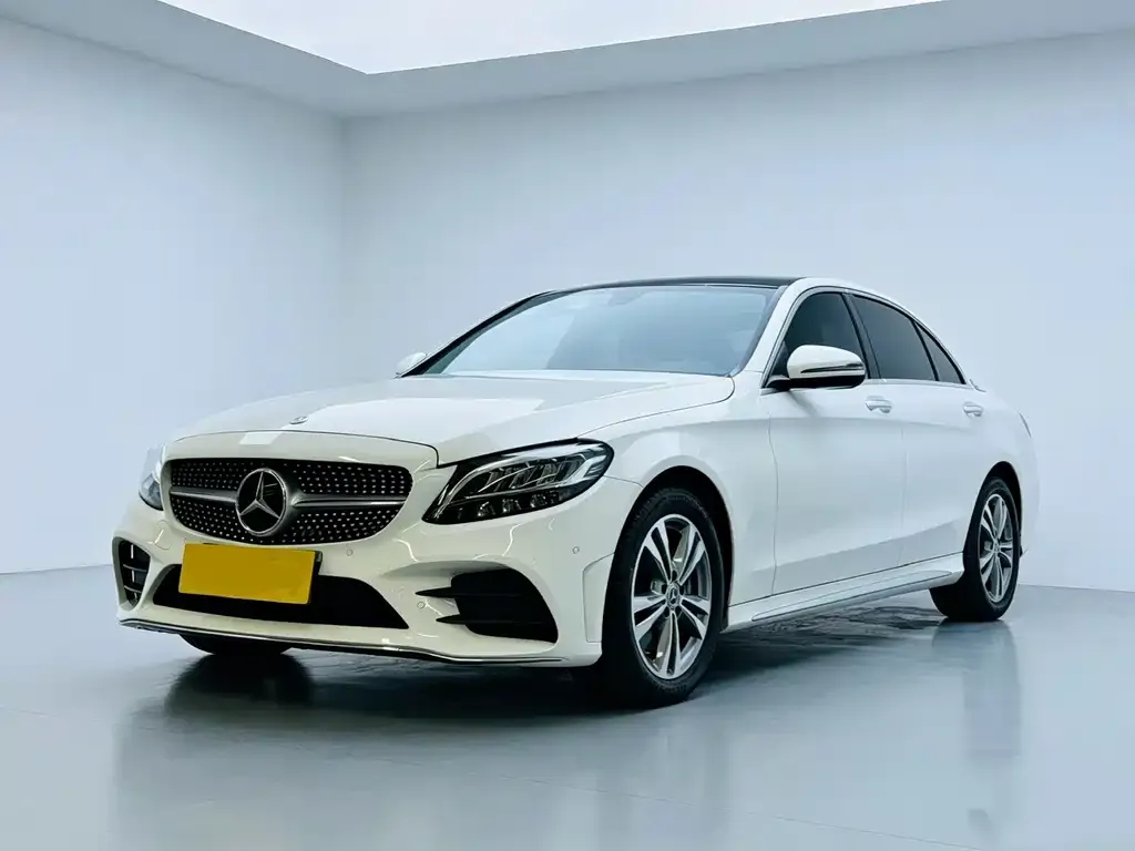 Mercedes-Benz C-Class — фото 1