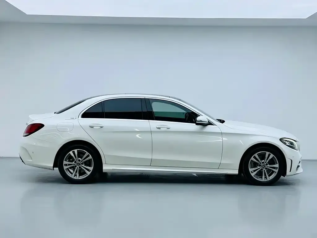 Mercedes-Benz C-Class — фото 6