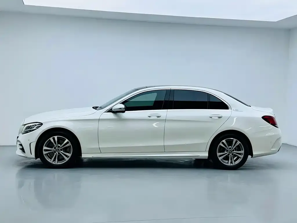 Mercedes-Benz C-Class — фото 7