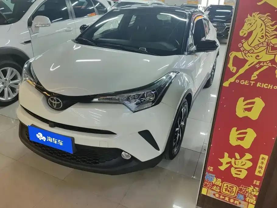 Toyota C-HR — фото 1
