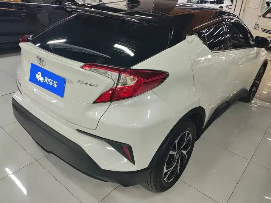 Toyota C-HR — фото 10