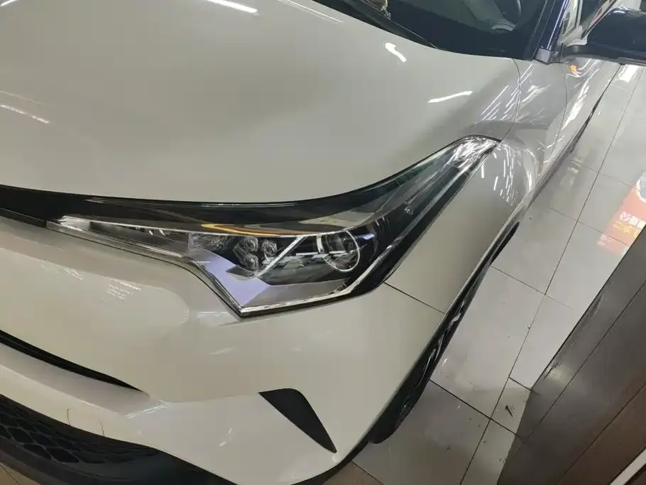 Toyota C-HR — фото 5