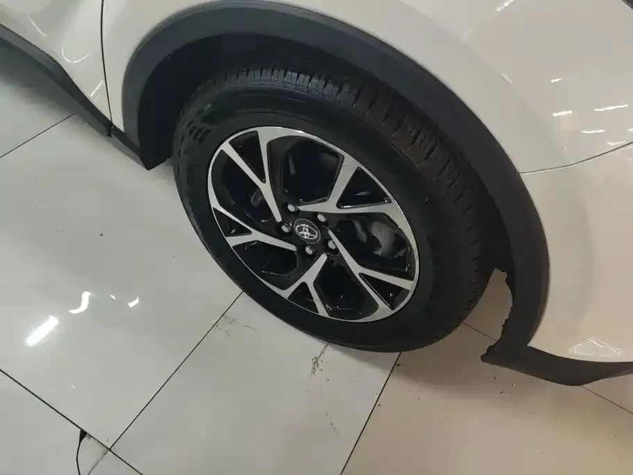 Toyota C-HR — фото 4
